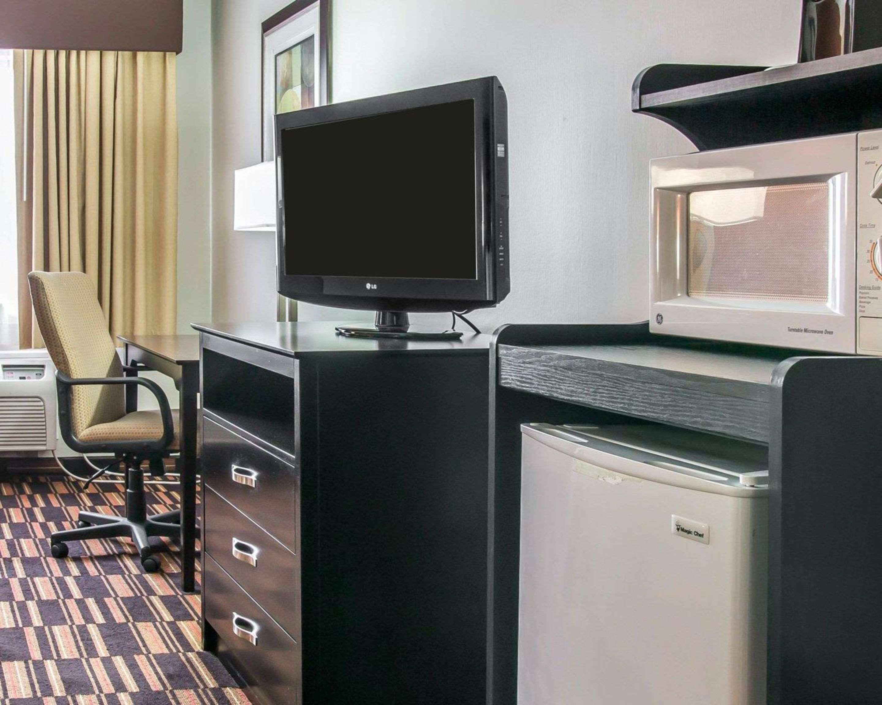 Comfort - Perrysburg Area Hotel