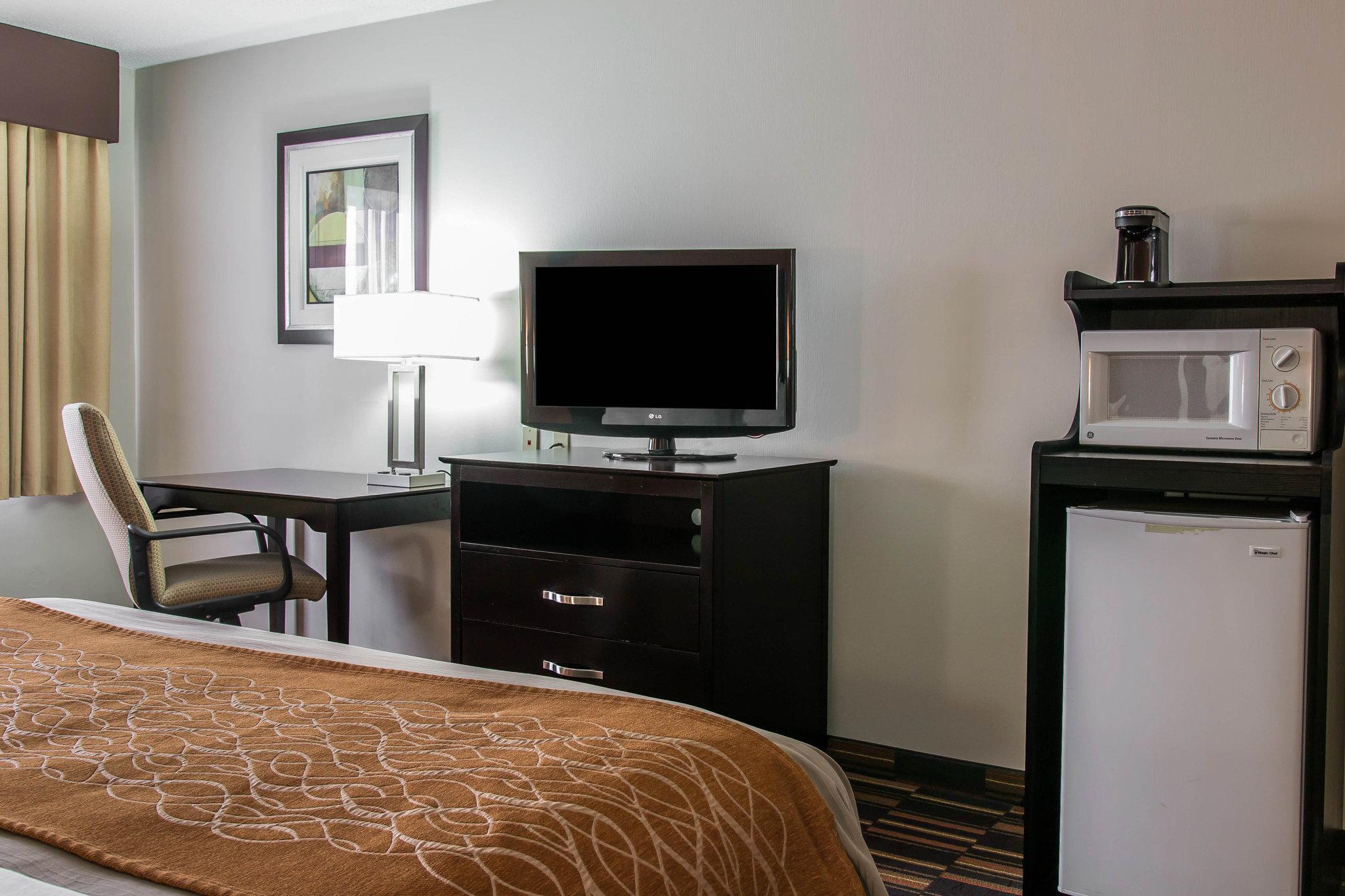 Comfort - Perrysburg Area Hotel Maumee