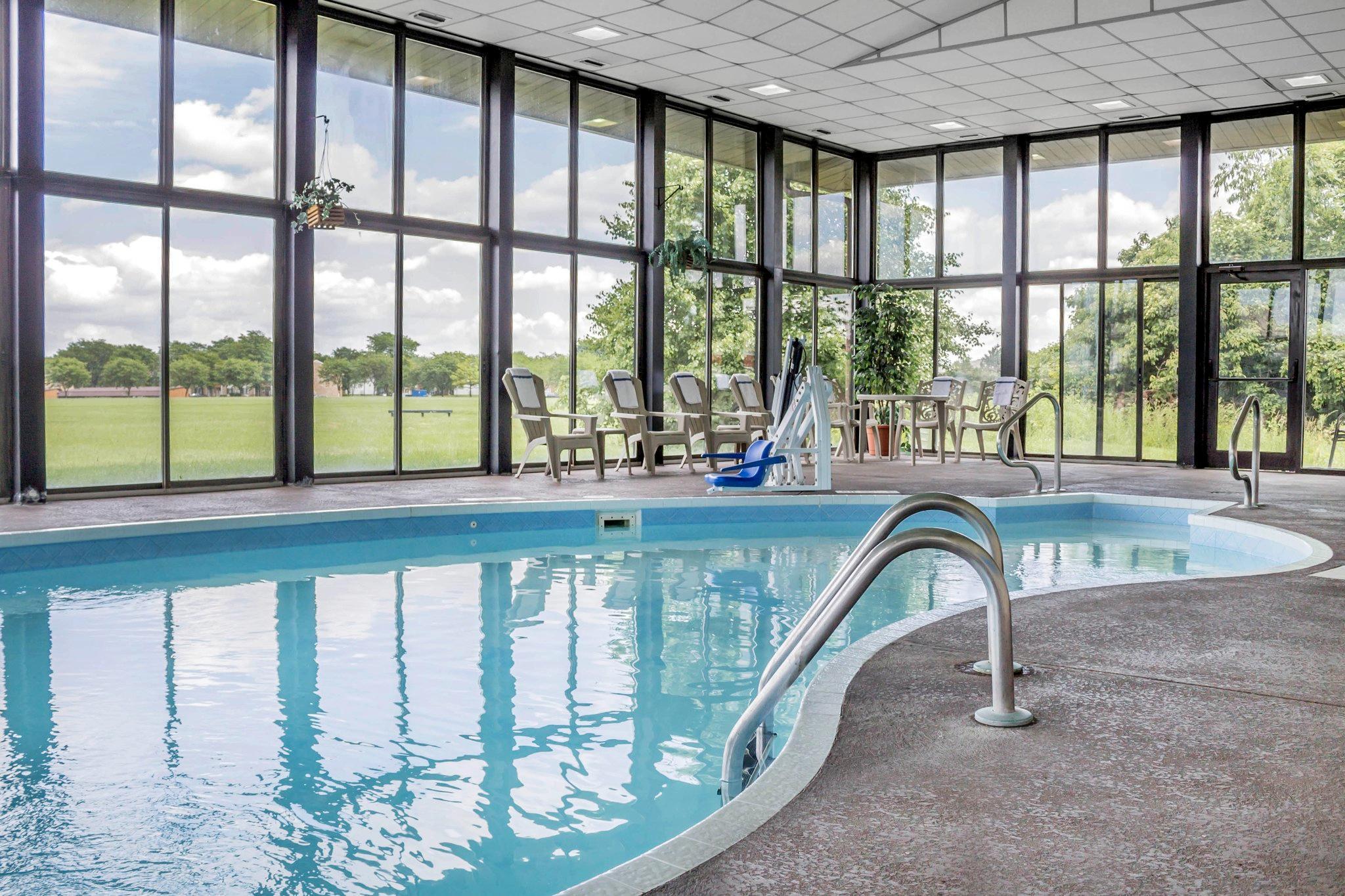 Comfort - Perrysburg Area Hotel 3*
